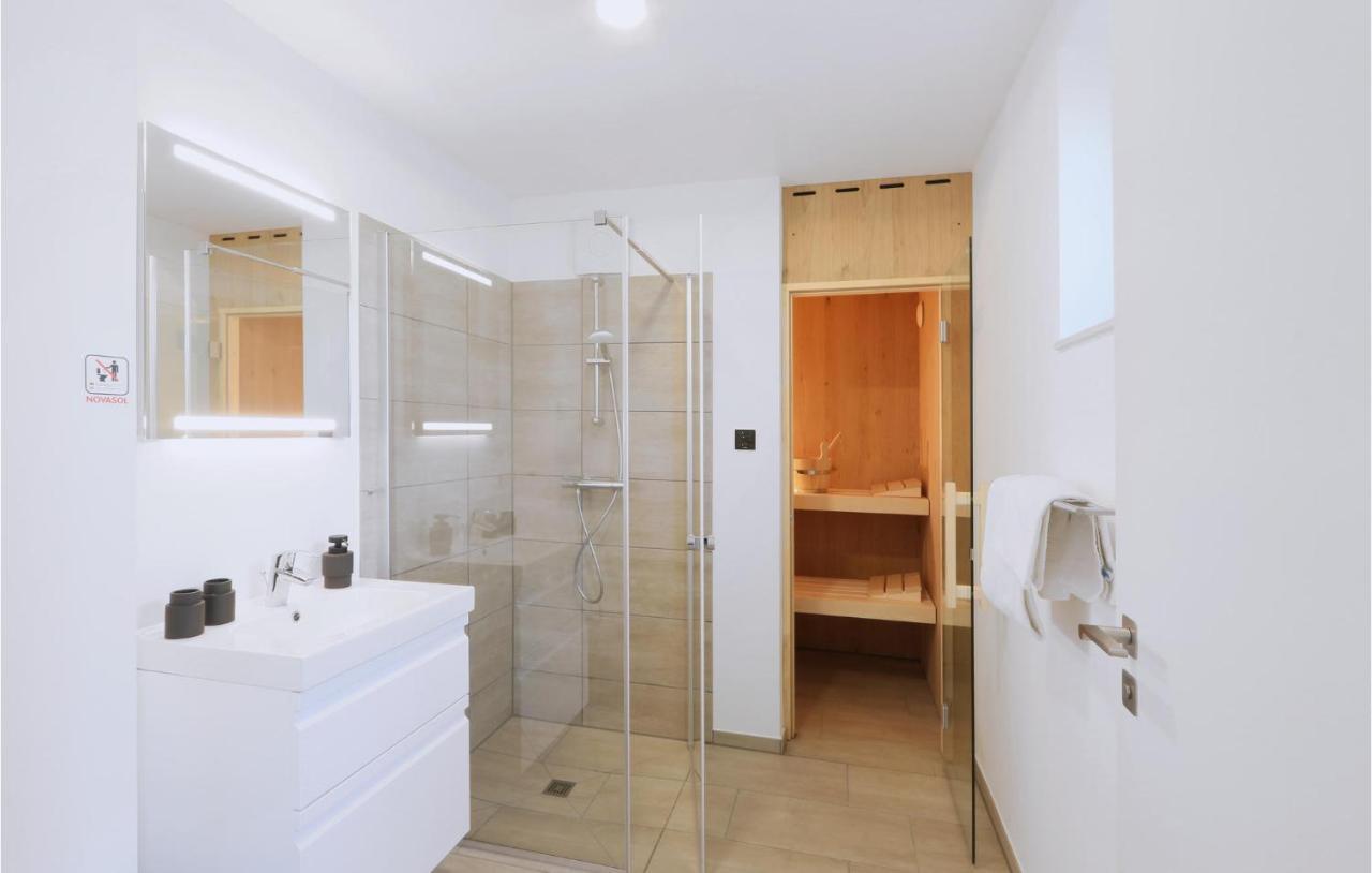 Lovely Home In Lembruch-Duemmer See With Sauna מראה חיצוני תמונה