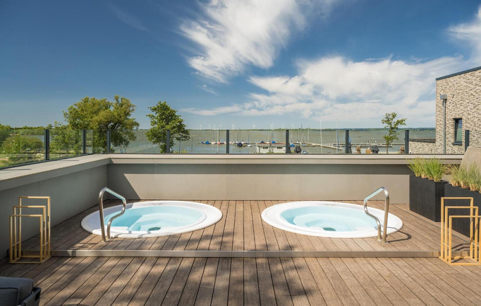 Lovely Home In Lembruch-Duemmer See With Sauna מראה חיצוני תמונה
